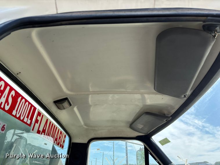 image for item FG0291 1989 Ford F600 fuel truck