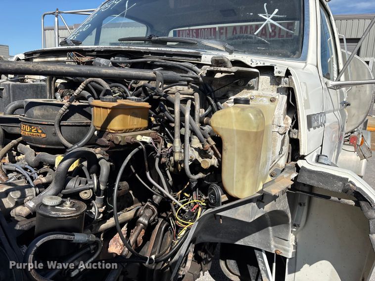 image for item FG0291 1989 Ford F600 fuel truck