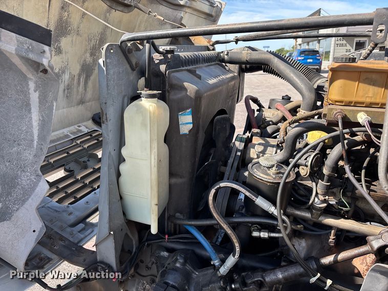 image for item FG0291 1989 Ford F600 fuel truck