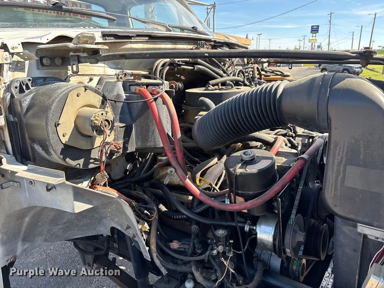 image for item FG0291 1989 Ford F600 fuel truck