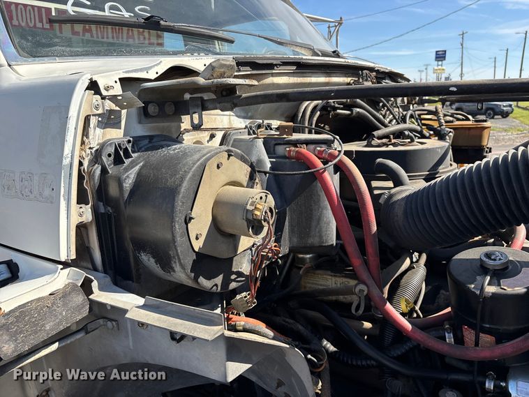 image for item FG0291 1989 Ford F600 fuel truck