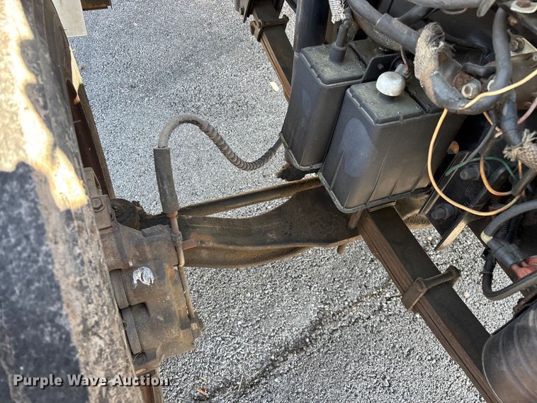 image for item FG0291 1989 Ford F600 fuel truck