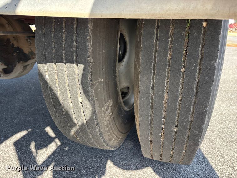 image for item FG0291 1989 Ford F600 fuel truck