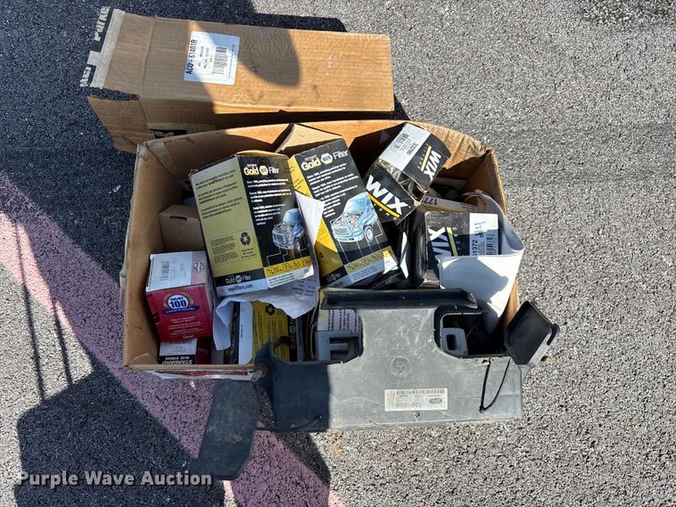 image for item FG0291 1989 Ford F600 fuel truck