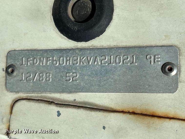 image for item FG0291 1989 Ford F600 fuel truck