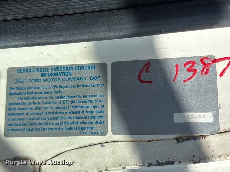 image for item FG0291 1989 Ford F600 fuel truck