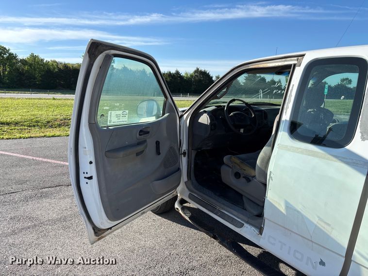 image for item FG0292 2001 Ford F150 Ext. Cab pickup truck
