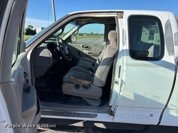 image for item FG0292 2001 Ford F150 Ext. Cab pickup truck