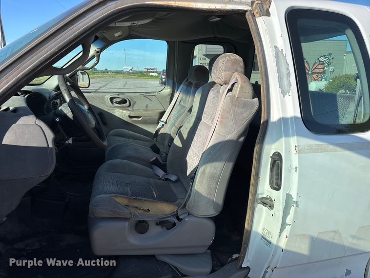 image for item FG0292 2001 Ford F150 Ext. Cab pickup truck