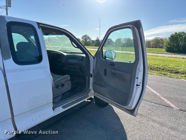 image for item FG0292 2001 Ford F150 Ext. Cab pickup truck