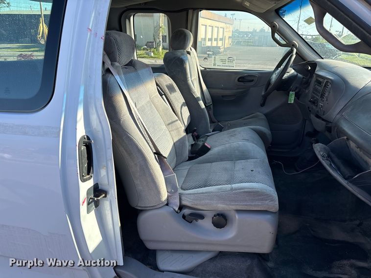 image for item FG0292 2001 Ford F150 Ext. Cab pickup truck