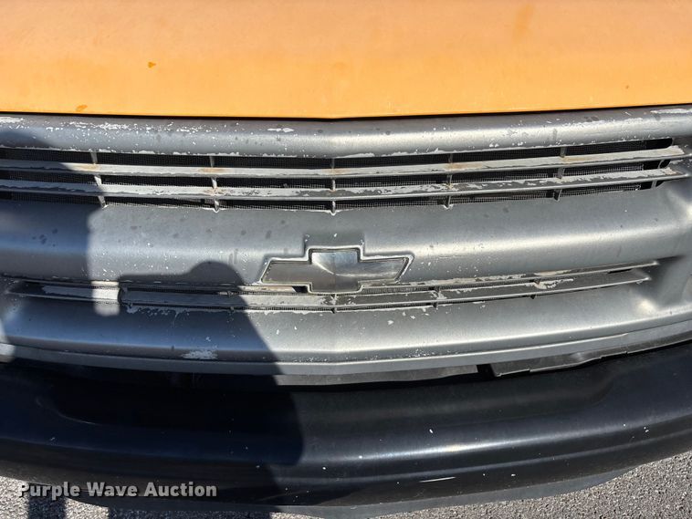 image for item FG0295 1998 Chevrolet Express school bus