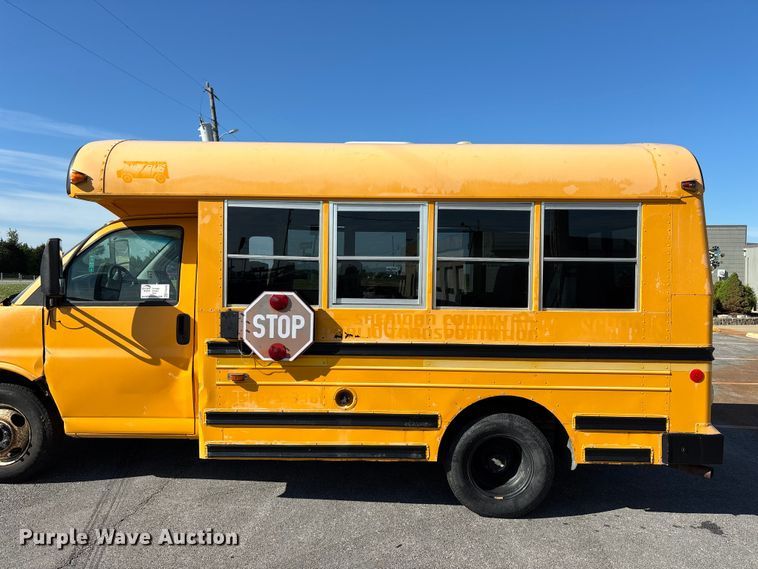 image for item FG0295 1998 Chevrolet Express school bus