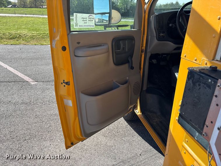image for item FG0295 1998 Chevrolet Express school bus