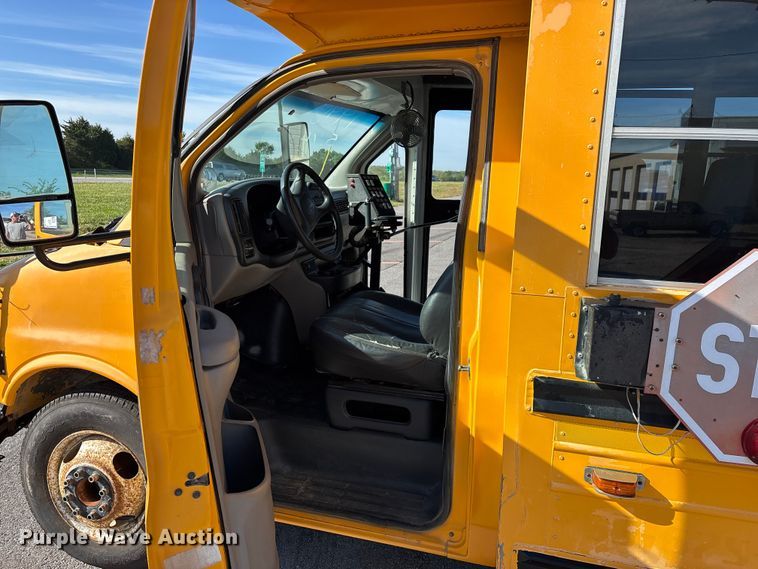 image for item FG0295 1998 Chevrolet Express school bus