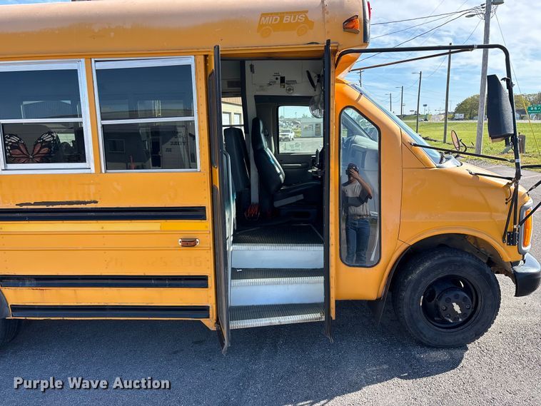 image for item FG0295 1998 Chevrolet Express school bus