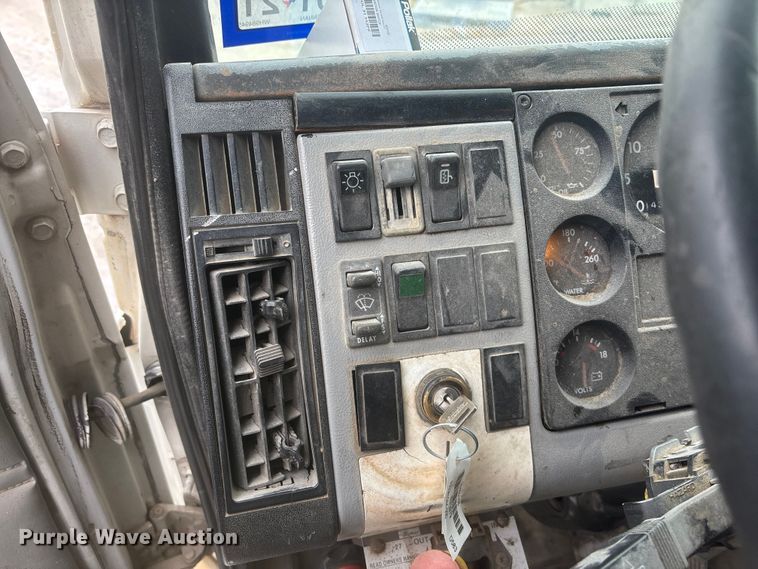 image for item FG1555 1998 Freightliner FL60 utility / service truck