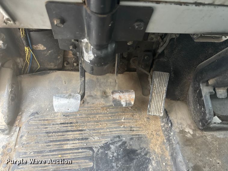 image for item FG1555 1998 Freightliner FL60 utility / service truck