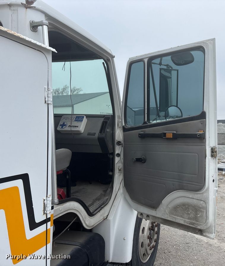 image for item FG1555 1998 Freightliner FL60 utility / service truck