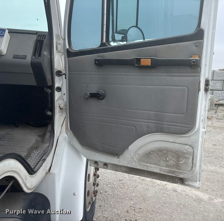 image for item FG1555 1998 Freightliner FL60 utility / service truck