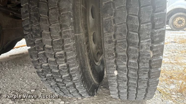 image for item FG1555 1998 Freightliner FL60 utility / service truck