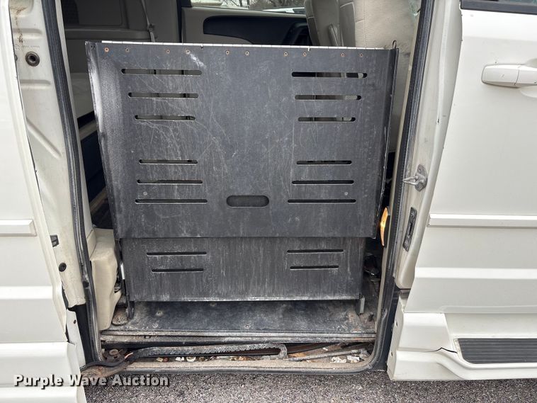 image for item FG2770 2012 Dodge Grand Caravan handicap accessible van