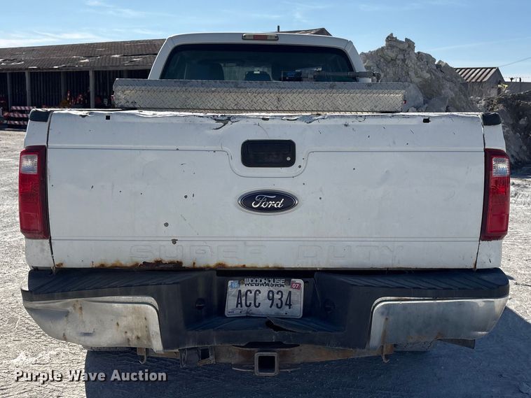 image for item FG2805 2015 Ford F250 Super Duty Crew Cab pickup truck