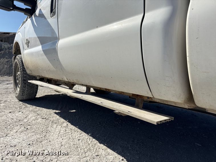 image for item FG2805 2015 Ford F250 Super Duty Crew Cab pickup truck