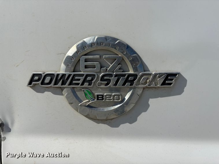 image for item FG2805 2015 Ford F250 Super Duty Crew Cab pickup truck