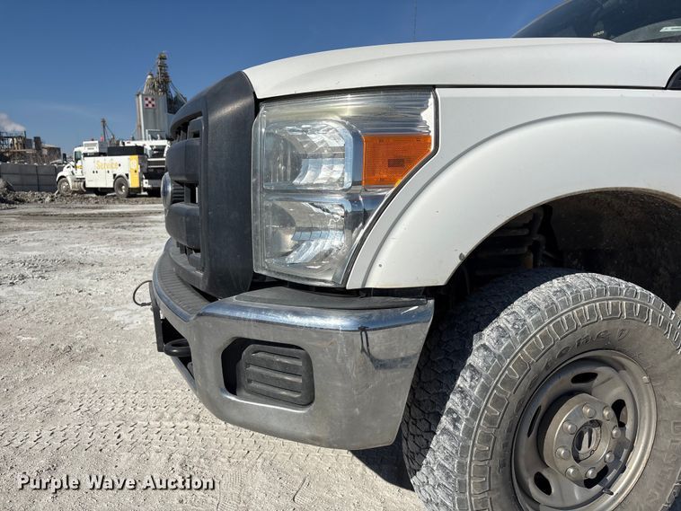 image for item FG2805 2015 Ford F250 Super Duty Crew Cab pickup truck