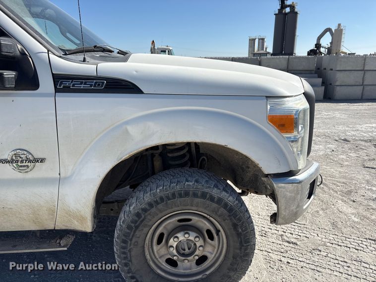 image for item FG2805 2015 Ford F250 Super Duty Crew Cab pickup truck