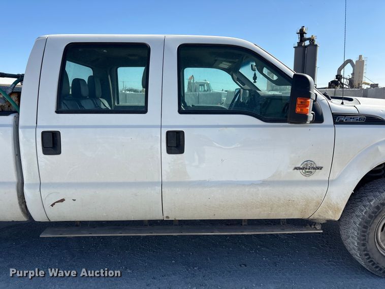 image for item FG2805 2015 Ford F250 Super Duty Crew Cab pickup truck