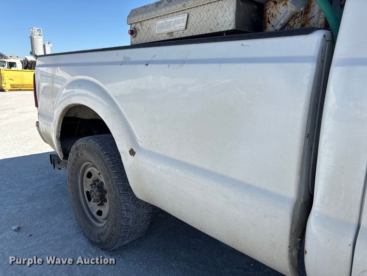 image for item FG2805 2015 Ford F250 Super Duty Crew Cab pickup truck