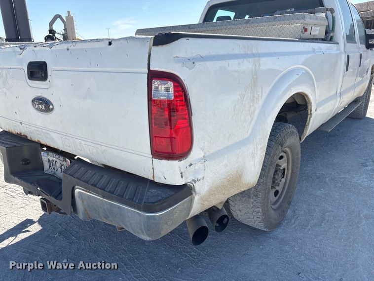 image for item FG2805 2015 Ford F250 Super Duty Crew Cab pickup truck