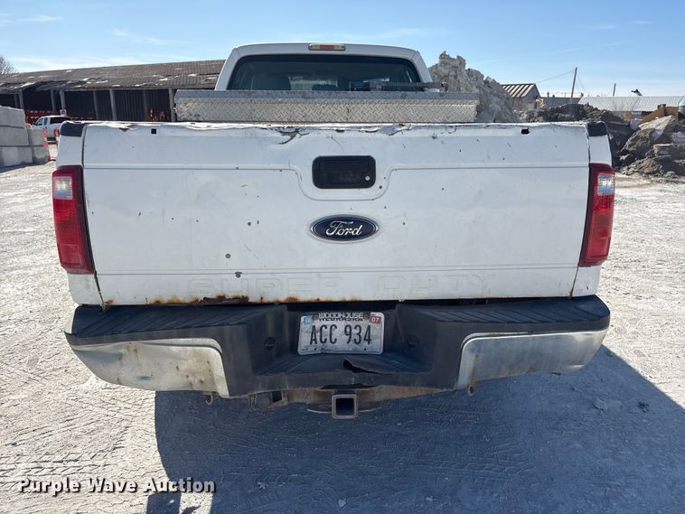 image for item FG2805 2015 Ford F250 Super Duty Crew Cab pickup truck