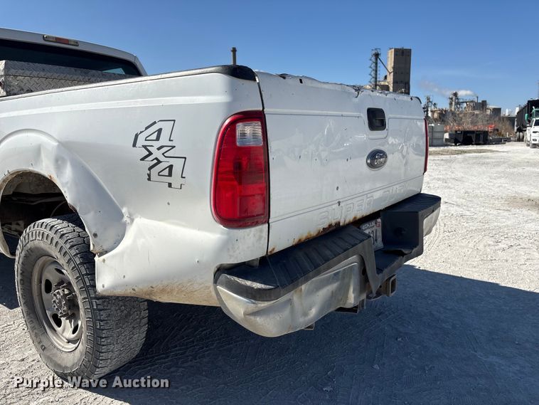 image for item FG2805 2015 Ford F250 Super Duty Crew Cab pickup truck