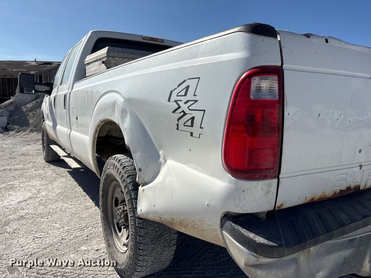 image for item FG2805 2015 Ford F250 Super Duty Crew Cab pickup truck