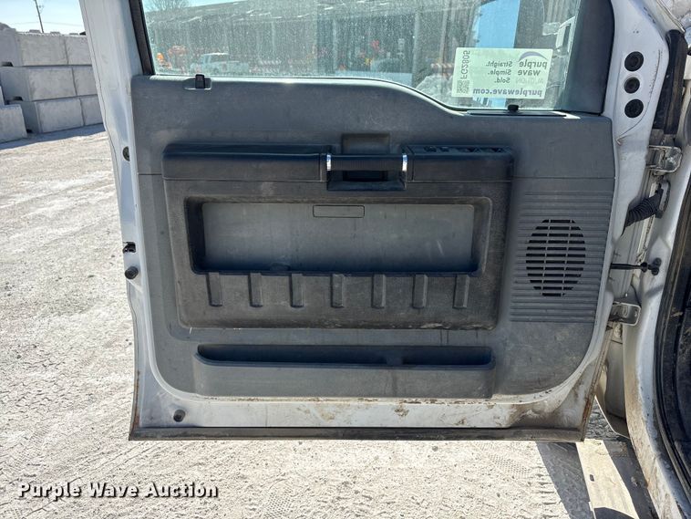 image for item FG2805 2015 Ford F250 Super Duty Crew Cab pickup truck