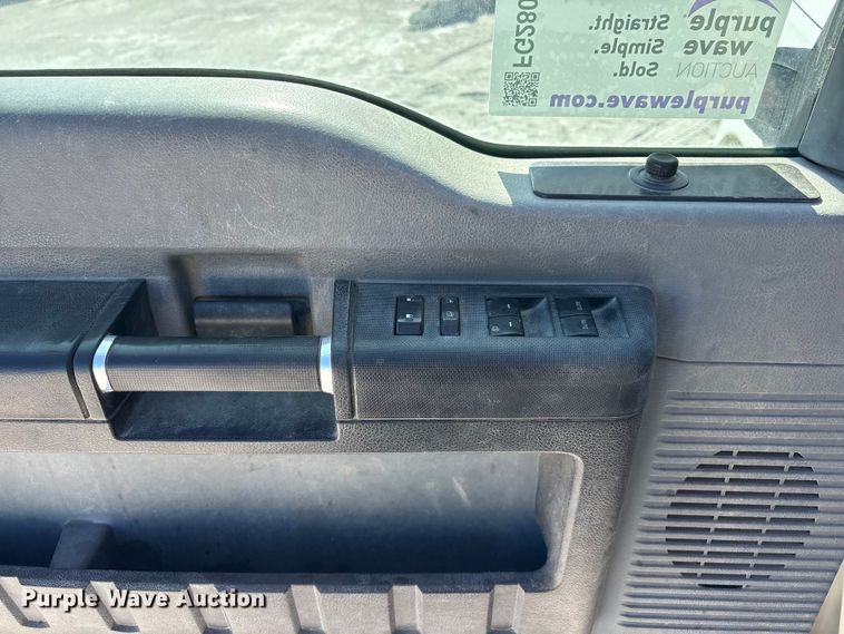 image for item FG2805 2015 Ford F250 Super Duty Crew Cab pickup truck