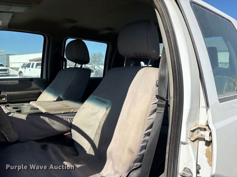 image for item FG2805 2015 Ford F250 Super Duty Crew Cab pickup truck