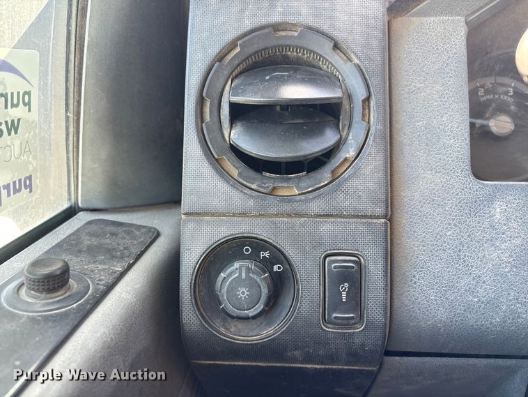 image for item FG2805 2015 Ford F250 Super Duty Crew Cab pickup truck