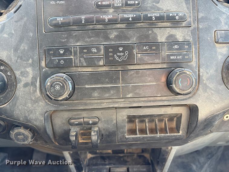 image for item FG2805 2015 Ford F250 Super Duty Crew Cab pickup truck