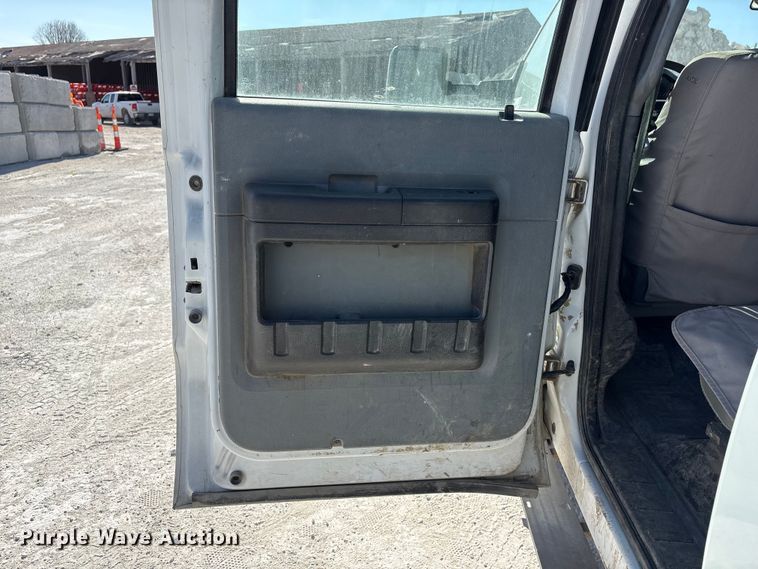 image for item FG2805 2015 Ford F250 Super Duty Crew Cab pickup truck