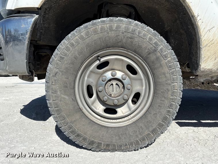 image for item FG2805 2015 Ford F250 Super Duty Crew Cab pickup truck