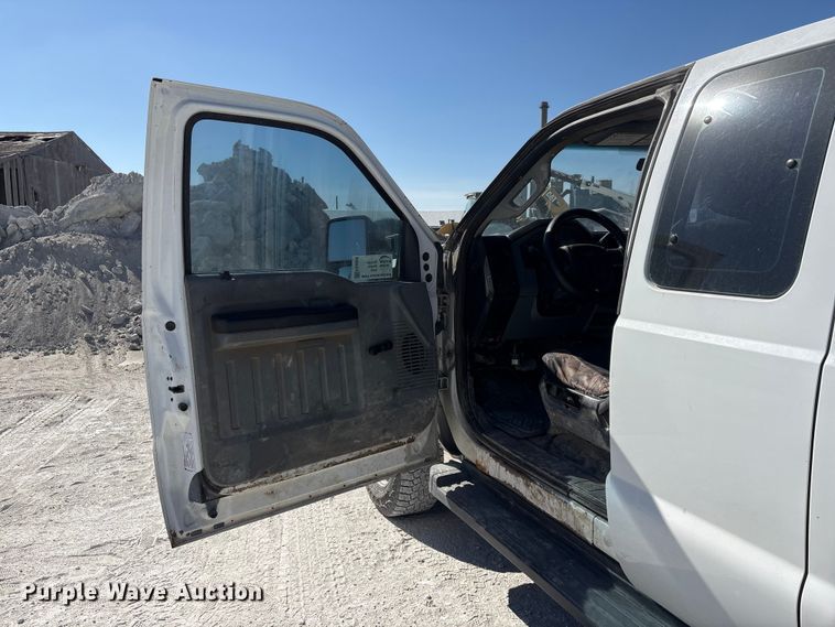 image for item FG2806 2013 Ford F250 Super Duty Ext. Cab pickup truck