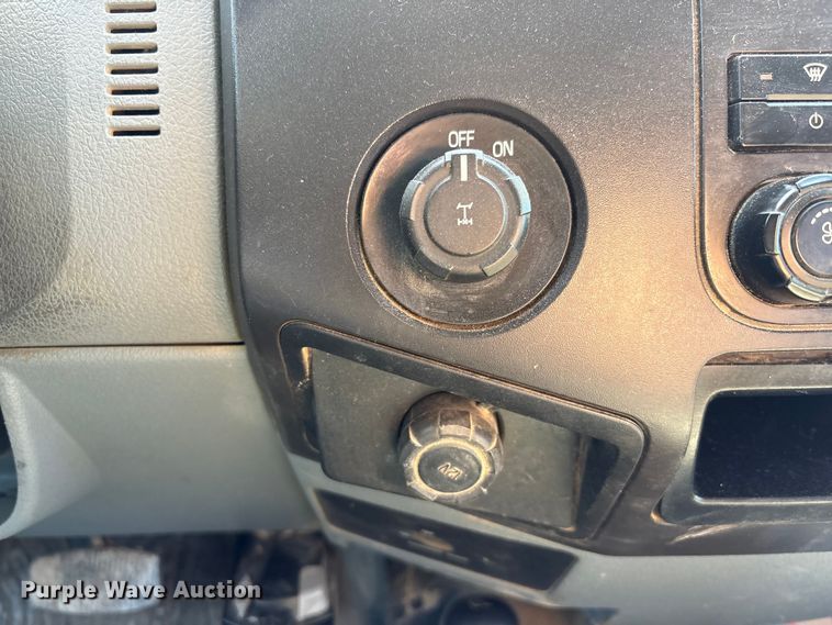 image for item FG2806 2013 Ford F250 Super Duty Ext. Cab pickup truck