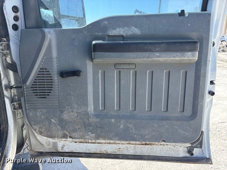 image for item FG2806 2013 Ford F250 Super Duty Ext. Cab pickup truck