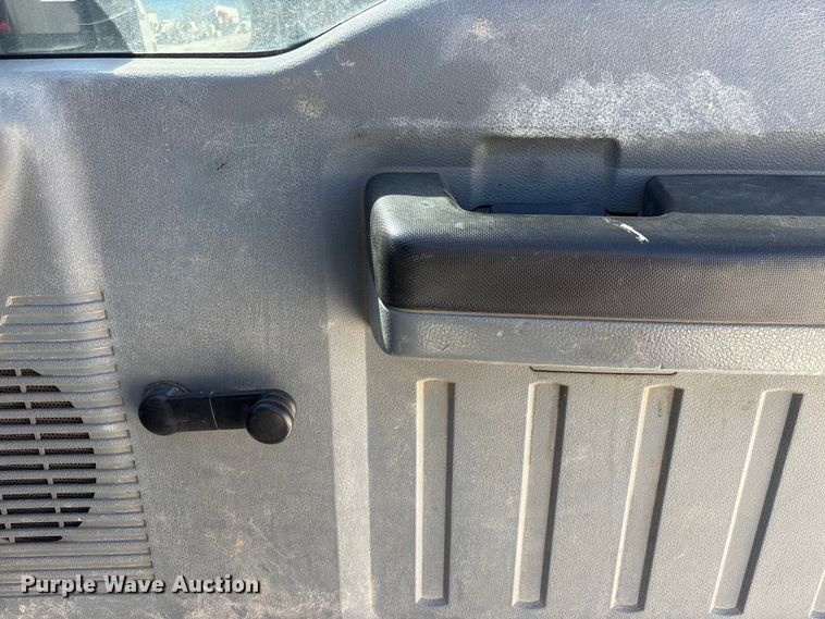 image for item FG2806 2013 Ford F250 Super Duty Ext. Cab pickup truck