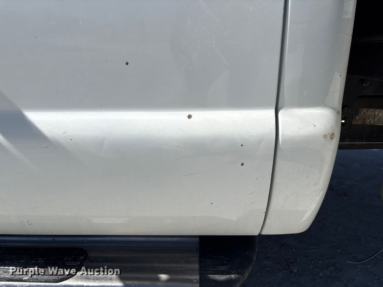 image for item FG2807 2011 Ford F550 flatbed truck