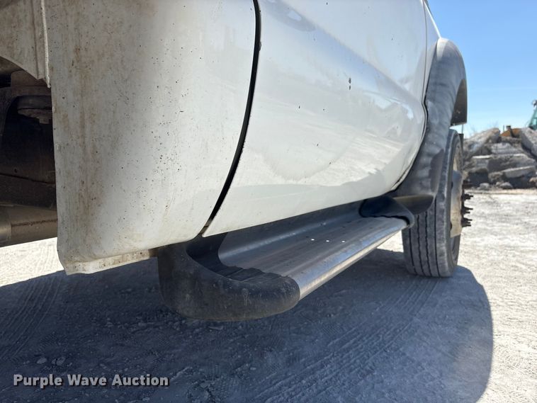 image for item FG2807 2011 Ford F550 flatbed truck